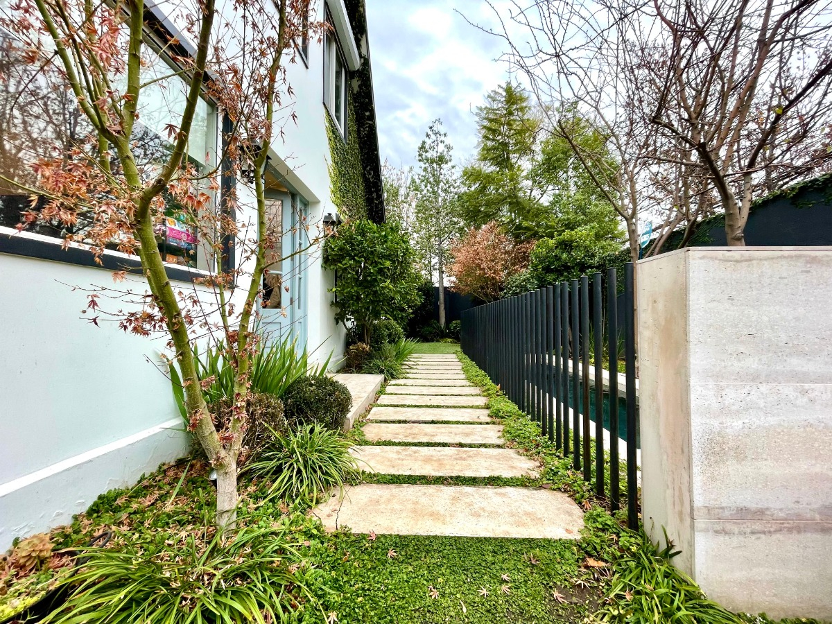 Venta Casa 4D en suite Walk-in cl&oacute;set 4B 1E Jard&iacute;n Del Este - Vitacura