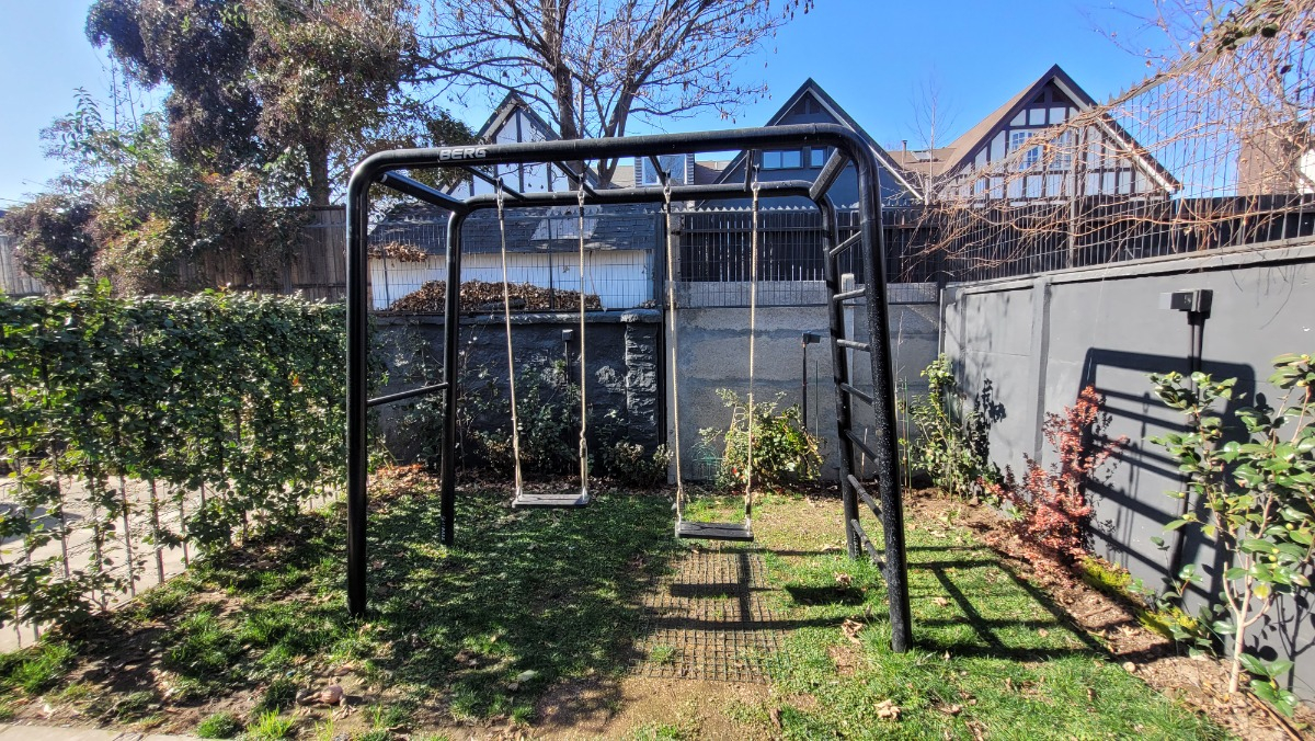 Arriendo Casa NP 4D 4B 2E 2B Borde R&iacute;o - Casa Piedra - Vitacura