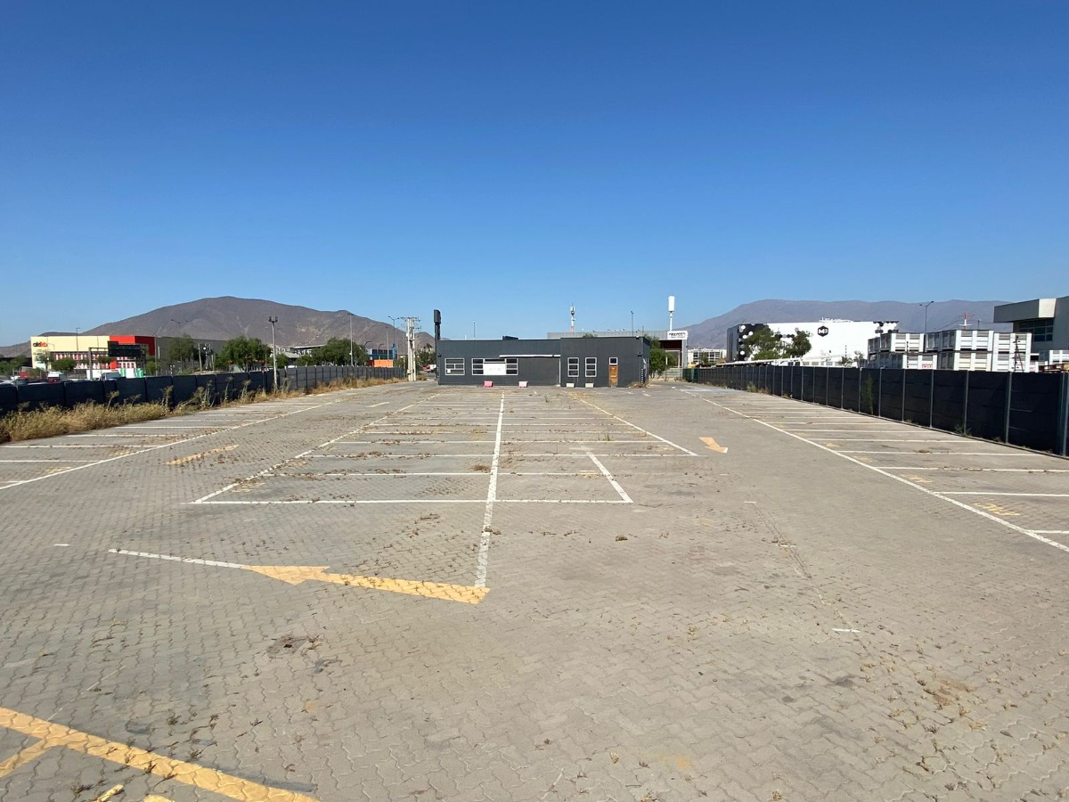 A.vespucio Enea, Primera L&iacute;nea, Excelente Vitrina 4000/292m2