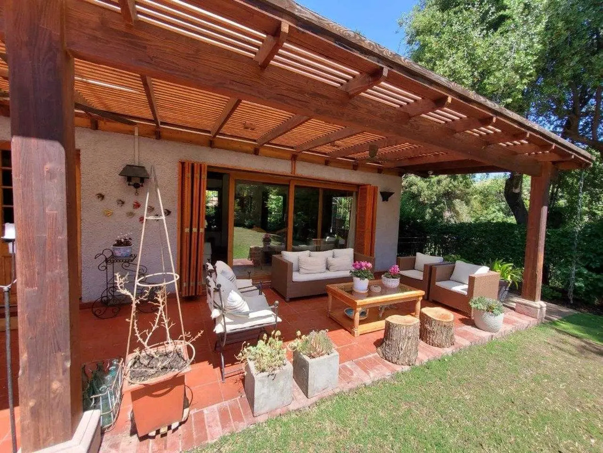 Venta Casa NOSP 5D en suite Walk-in cl&oacute;set 4B 6E 1B El Huinganal - Lo Barnechea