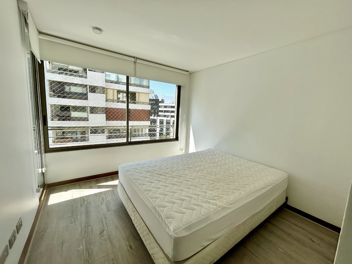 Arriendo Departamento SO 4D en suite Walk-in cl&oacute;set 4B 2E 1B Barrio El Golf - Las Condes