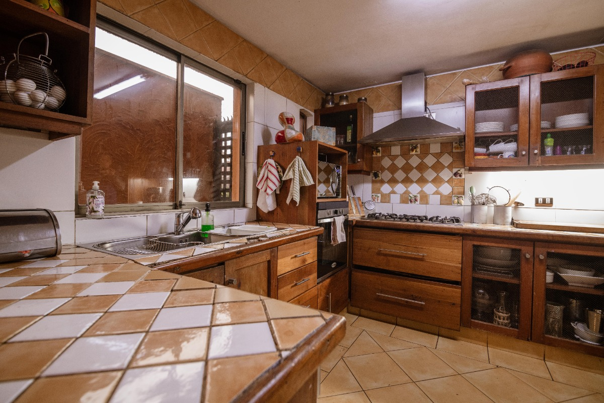 Venta Casa NO 5D en suite Walk-in cl&oacute;set 5B 3E 4B Borde R&iacute;o - Casa Piedra - Vitacura