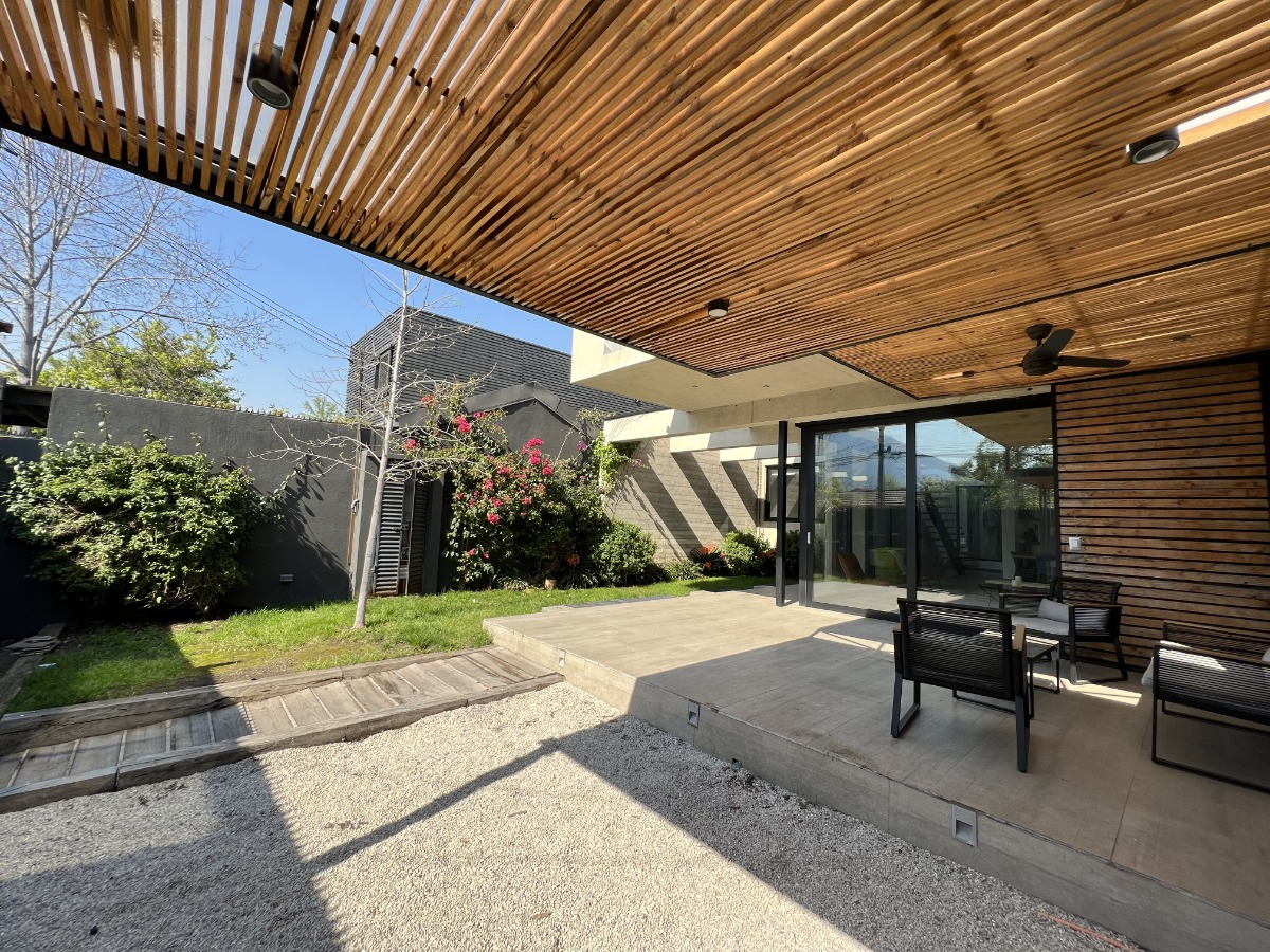 Venta Casa N 4D en suite Walk-in cl&oacute;set 4B 1B Jard&iacute;n Del Este - Vitacura