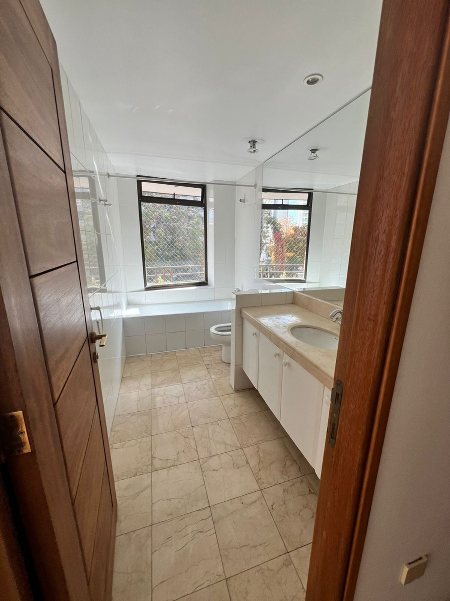 Arriendo Departamento N 3D en suite Walk-in cl&oacute;set 2B 2E 1B Barrio El Golf - Las Condes