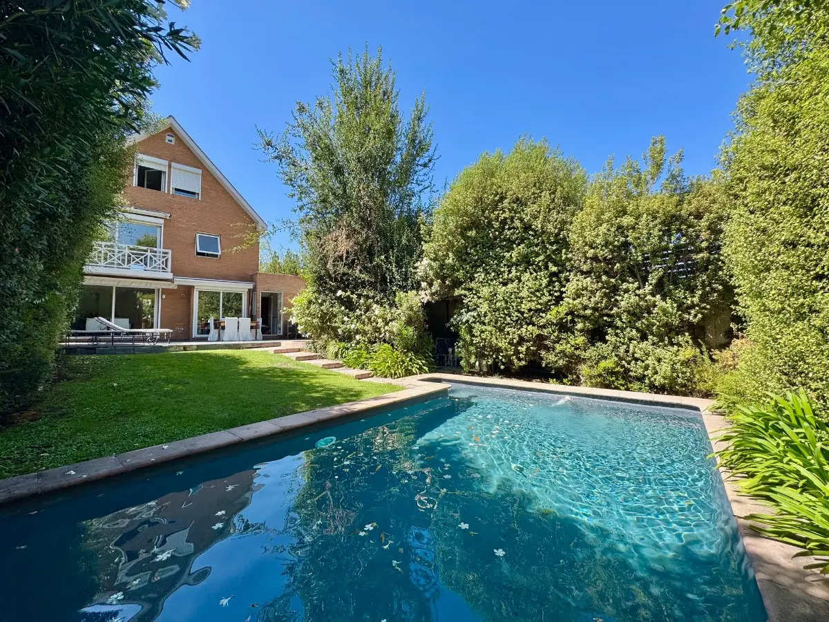 Venta Casa P 5D en suite Walk-in cl&oacute;set 5B 2E 1B Los Trapenses - Lo Barnechea