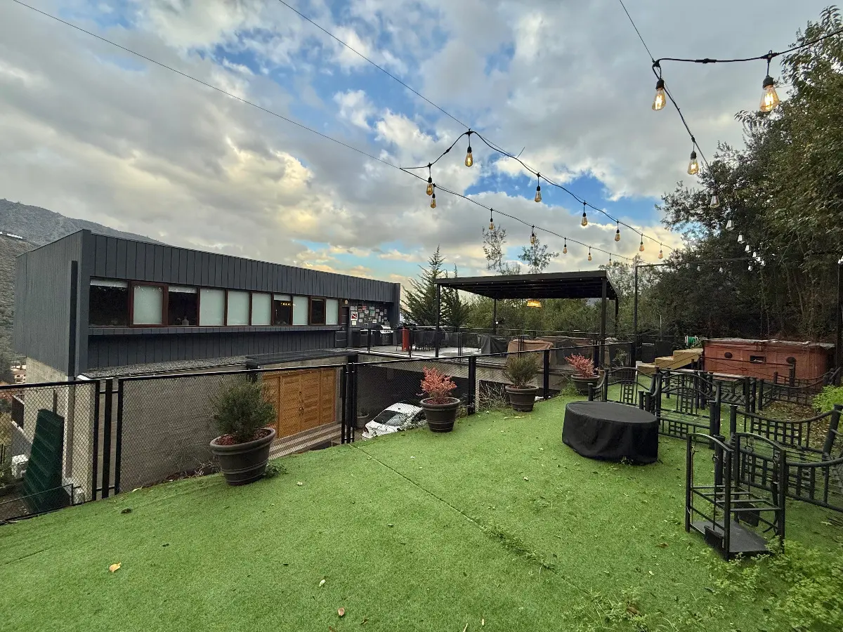 Venta Casa NOSP 6D WI cl&oacute;set Suite 5B 8E 2Bd 320m2 El Array&aacute;n - Lo Barnechea