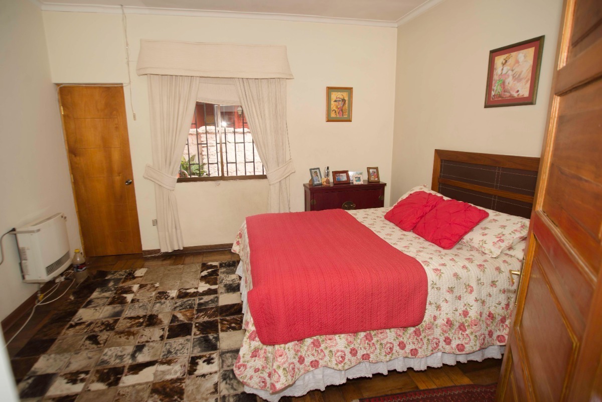 Venta Casa 5D Metro Sim&oacute;n Bolivar - La Reina