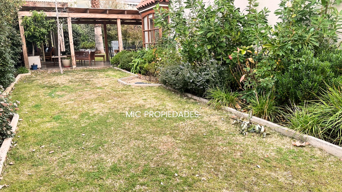 Venta Casa 5D en suite 4B 2E 2B San Carlos de Apoquindo - Las Condes