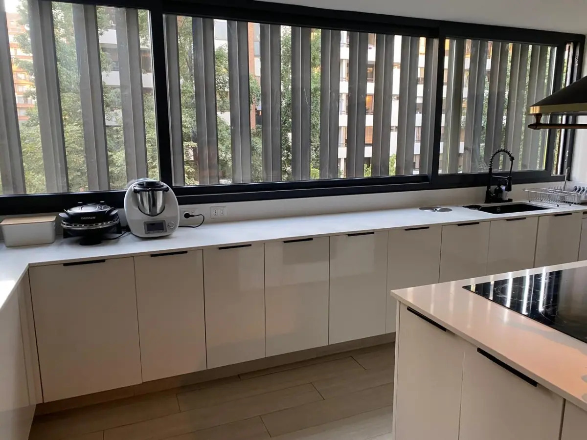 Venta Departamento Remodelado NO 3D en suite Walk-in cl&oacute;set 3B 2E 1B Parque Bicentenario - Vitacura