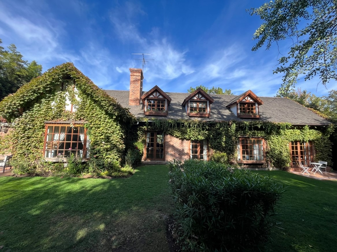 Arriendo Casa 6D 5B 8E 2B Los Dominicos - Las Condes