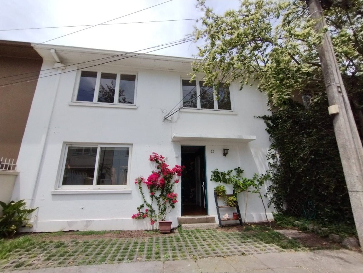 Arriendo Casa NP 4D 3B 1E Metro Bilbao - Providencia