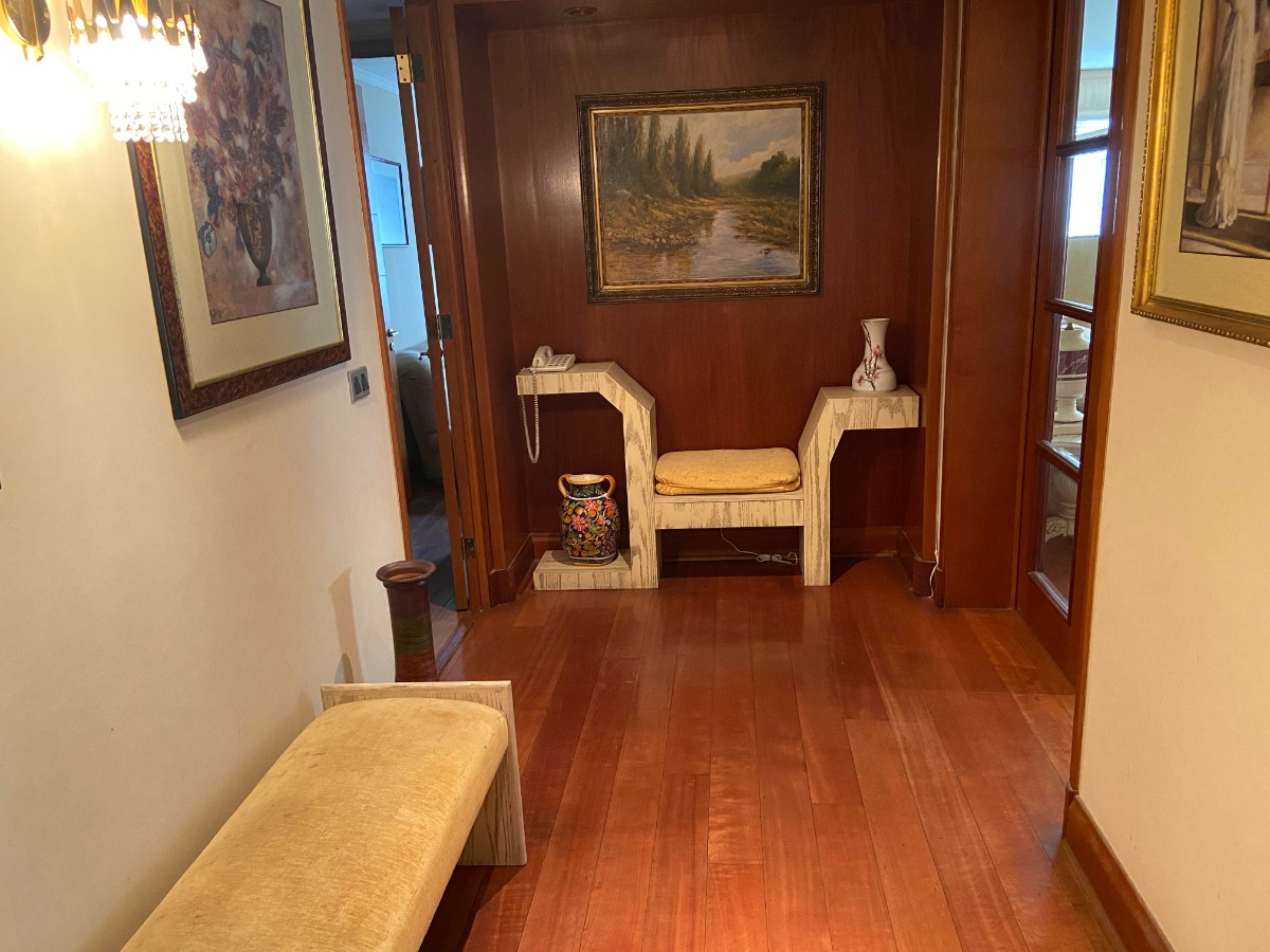 Venta Departamento SO 4D Walk-in cl&oacute;set 4B 2E 1B Barrio El Golf - Las Condes