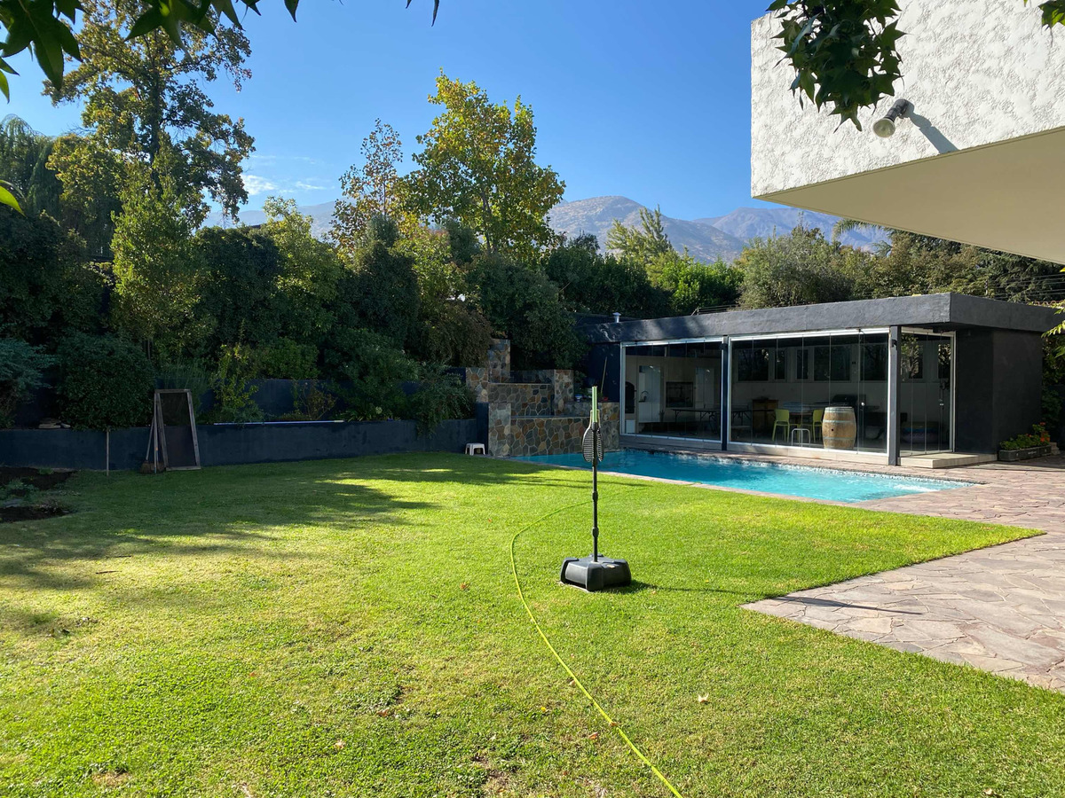 Arriendo Casa 7D 8B 5E 1B Los Dominicos - Las Condes