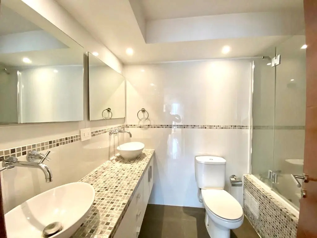 Arriendo Departamento 2D Parque Arauco - Las Condes