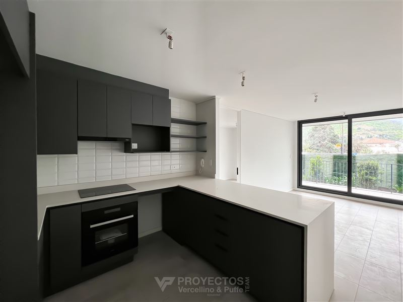 Venta Departamento Oriente 2D en suite Walk-in cl&oacute;set 2B 1E 1B Plaza San Enrique - Lo Barnechea