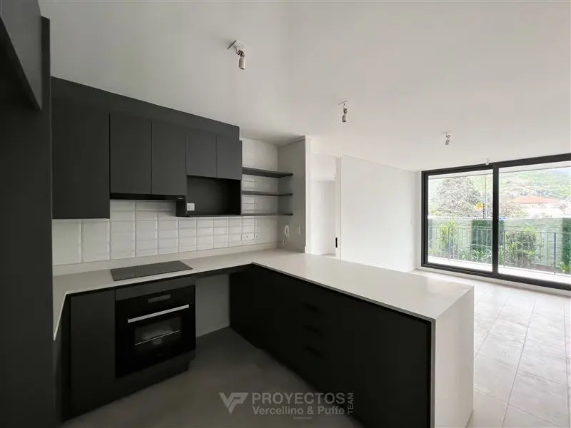 Venta Departamento Oriente 2D en suite Walk-in cl&oacute;set 2B 1E 1B Plaza San Enrique - Lo Barnechea