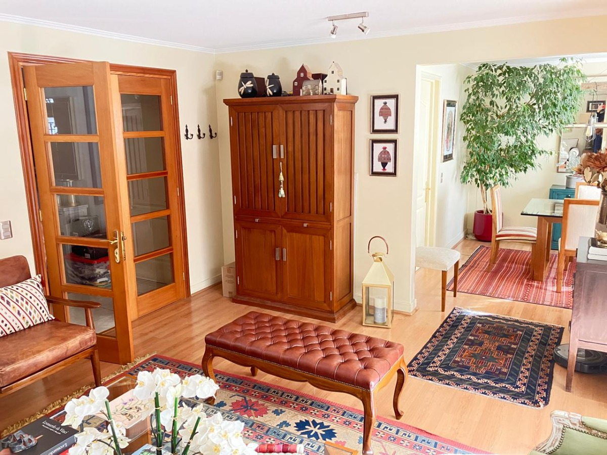 Arriendo Casa O 5D en suite Walk-in cl&oacute;set 3B 2E 2B San Carlos de Apoquindo - Las Condes
