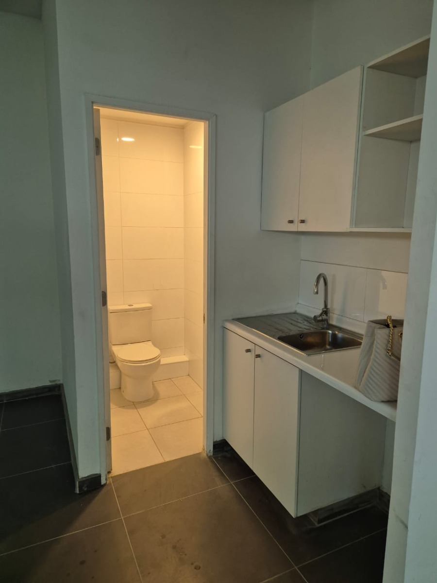 Venta Oficina NP 1B 2E 1B Los Leones - Providencia