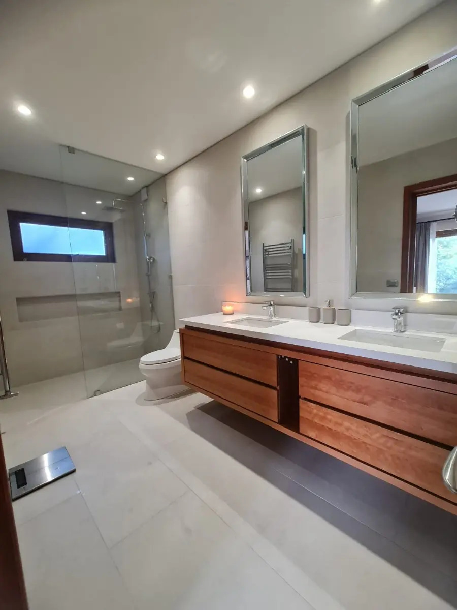 Venta Casa N 5D en suite Walk-in cl&oacute;set 5B 3E 2B San Carlos de Apoquindo - Las Condes