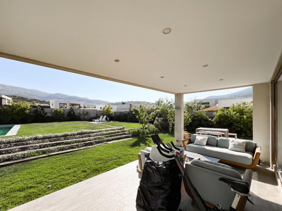 Venta Casa NP 5D en suite Walk-in cl&oacute;set 4B 3E 1B Los Trapenses - Lo Barnechea