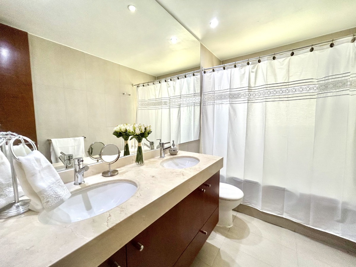 Arriendo Departamento SO 4D en suite Walk-in cl&oacute;set 4B 2E 1B Barrio El Golf - Las Condes