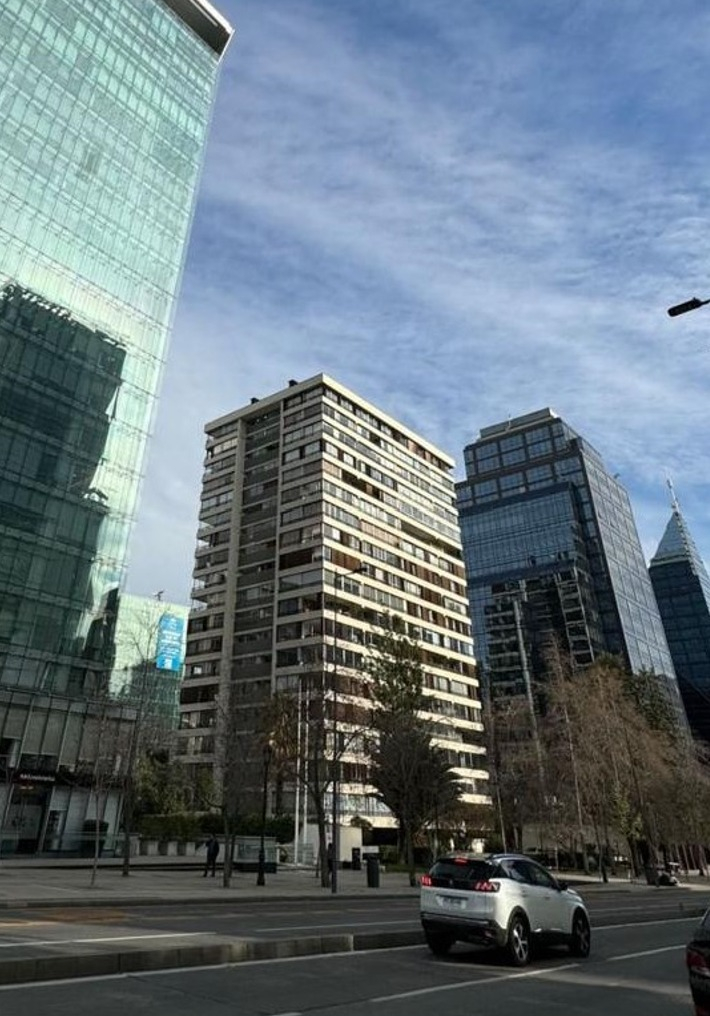 Venta Departamento SP 3D en suite Walk-in cl&oacute;set 3B 2E 1B Barrio El Golf - Las Condes