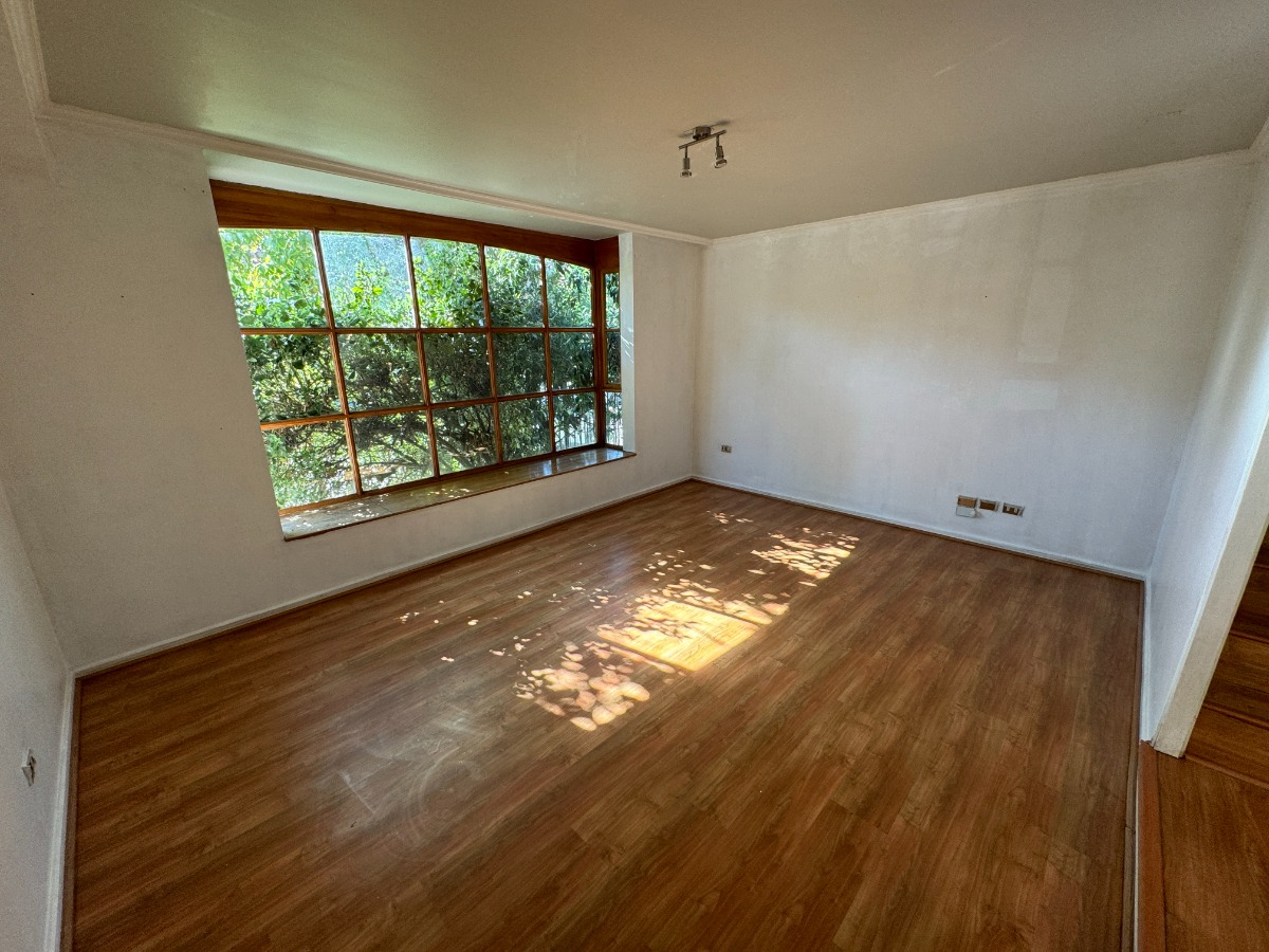 Arriendo Casa NO 4D en suite Walk-in cl&oacute;set 3B 2E San Carlos de Apoquindo - Las Condes