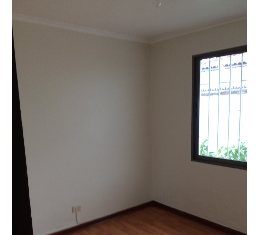 Venta Casa NO 2D 1B 2E Carlos Ossand&oacute;n - La Reina