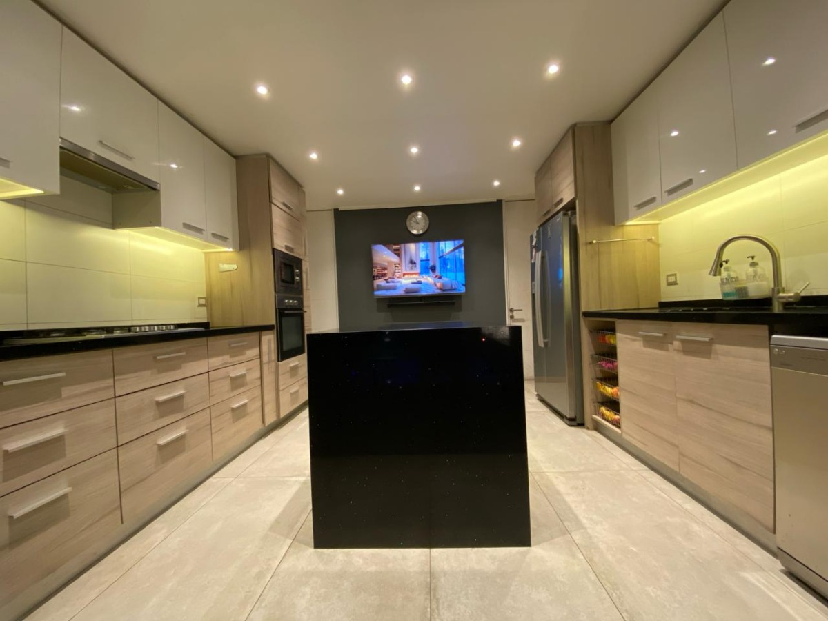 Venta Casa NO 4D en suite Walk-in cl&oacute;set 5B 2E 1B Rotonda Atenas - Las Condes