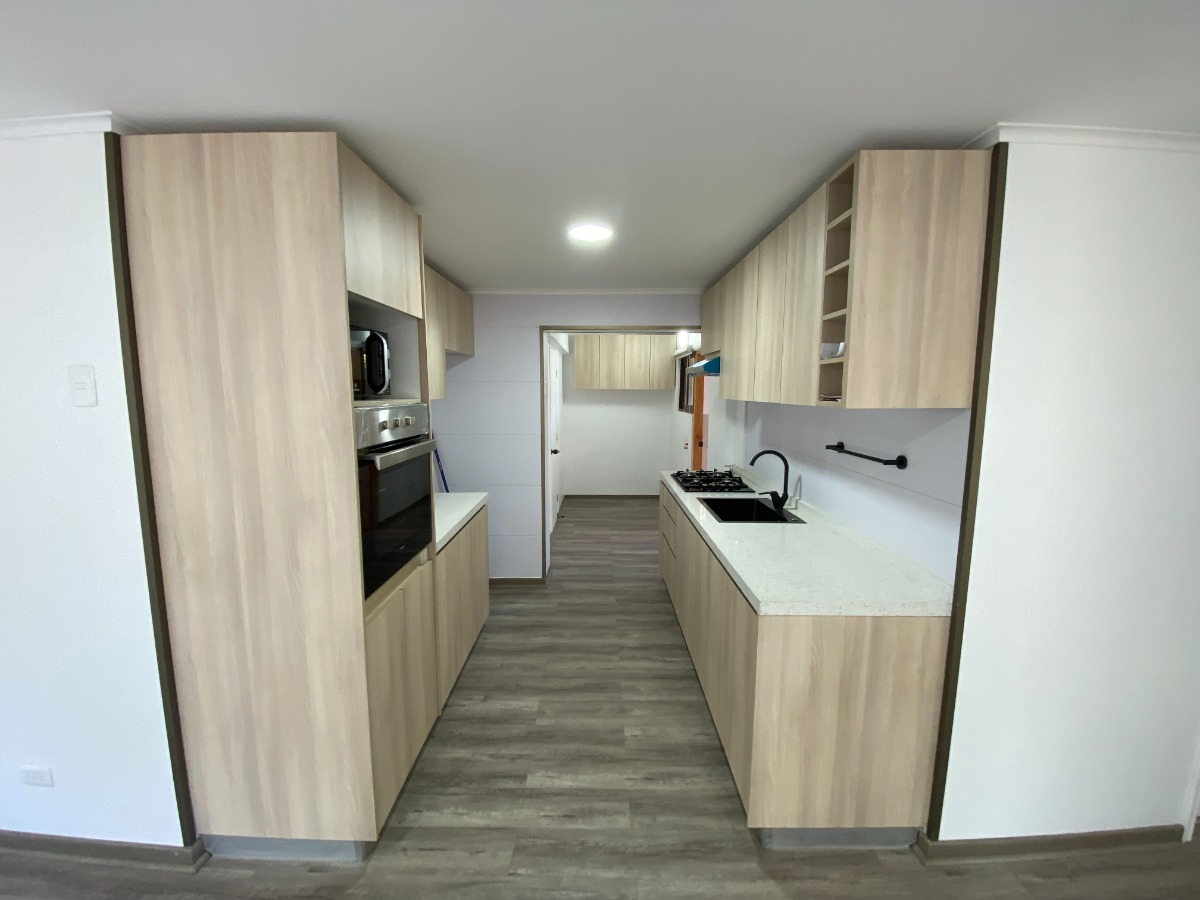 Venta Casa NO 3D 2B 2E 1Bd Carlos Ossand&oacute;n - La Reina