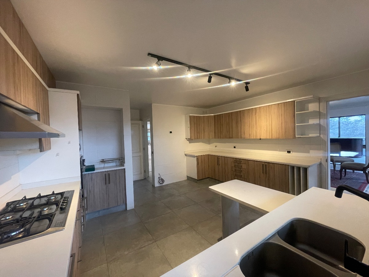 Venta Departamento SP 3D en suite Walk-in cl&oacute;set 5B 3E 2B Parque Bicentenario - Vitacura