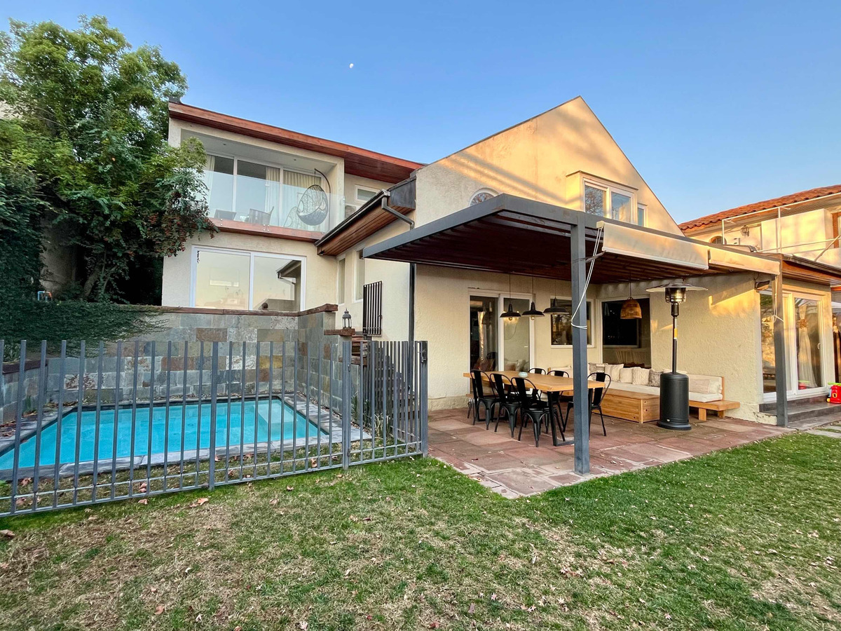 Arriendo Casa 5D 5B 2E 1B Los Dominicos - Las Condes