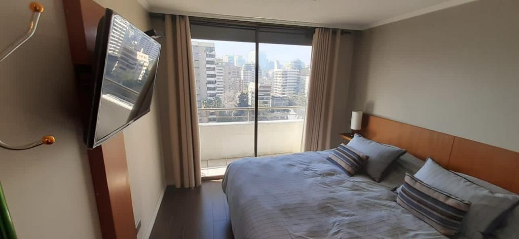 Arriendo Departamento O 2D en suite Walk-in cl&oacute;set 2B 1E 1B Barrio El Golf - Las Condes
