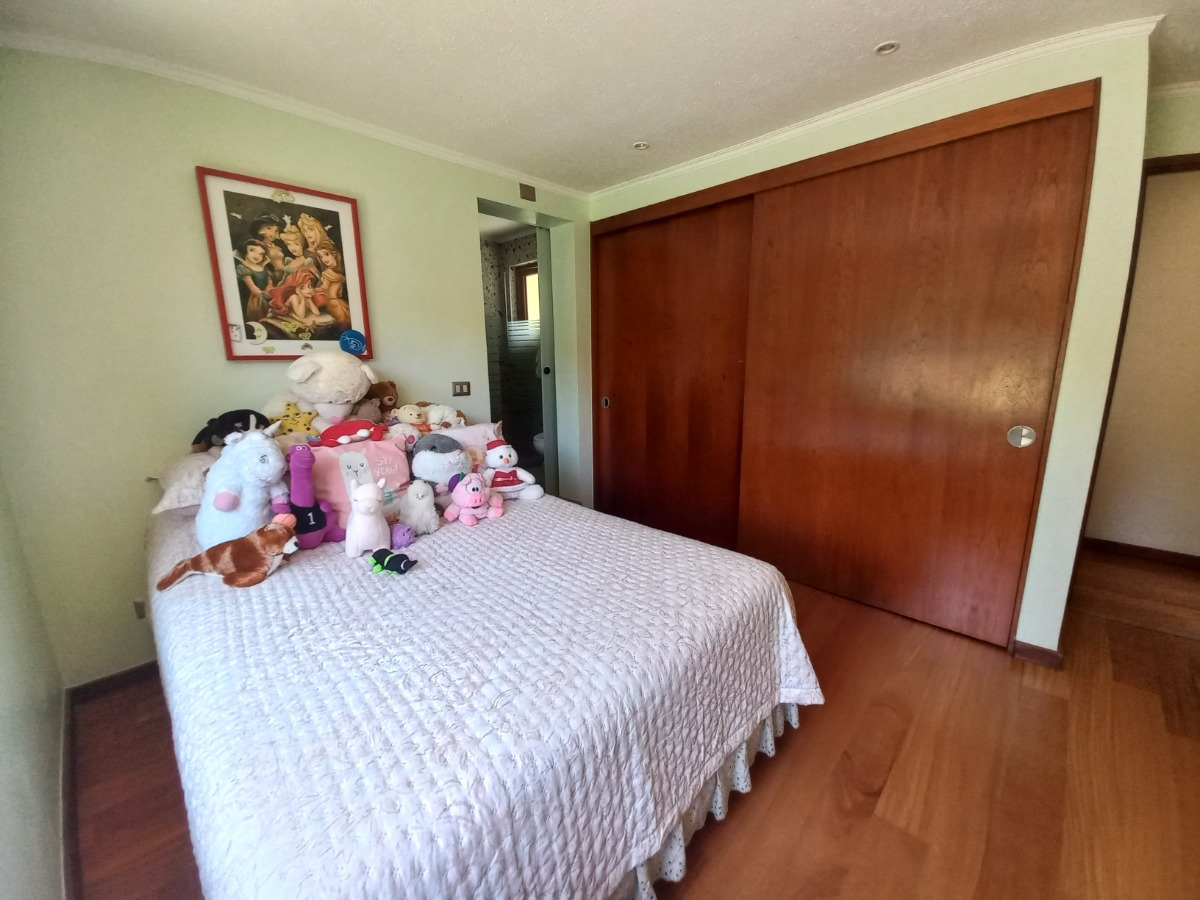 Venta Casa NP 5D en suite Walk-in cl&oacute;set 4B 6E 2B Chicureo - Colina