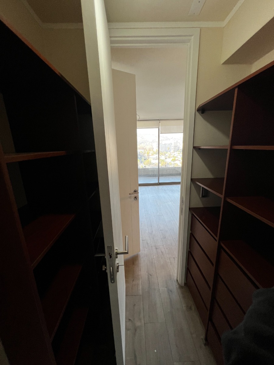 Venta Departamento SO 2D en suite Walk-in cl&oacute;set 2B 2E 1B Los Dominicos - Las Condes