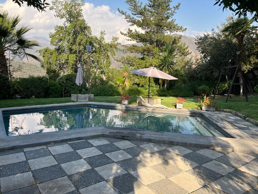 Venta Casa NOSP 5D en suite Walk-in cl&oacute;set 4B 4E 3B El Array&aacute;n - Lo Barnechea