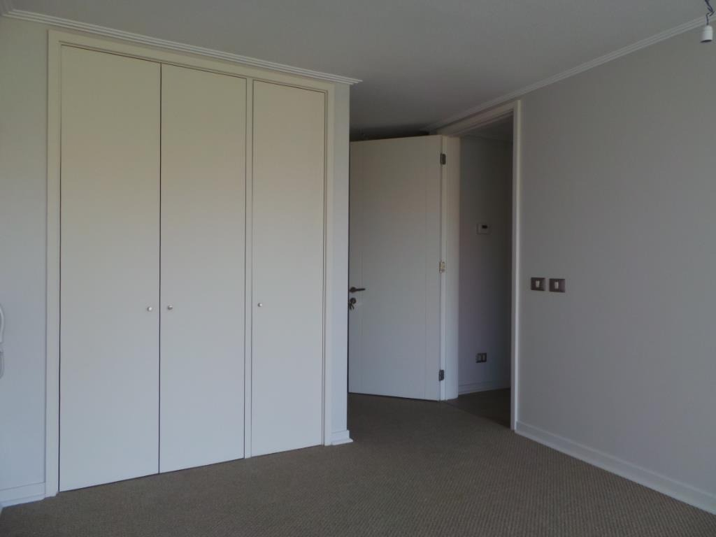 Arriendo Departamento SP 2D en suite Walk-in cl&oacute;set 2B 1E San Carlos de Apoquindo - Las Condes