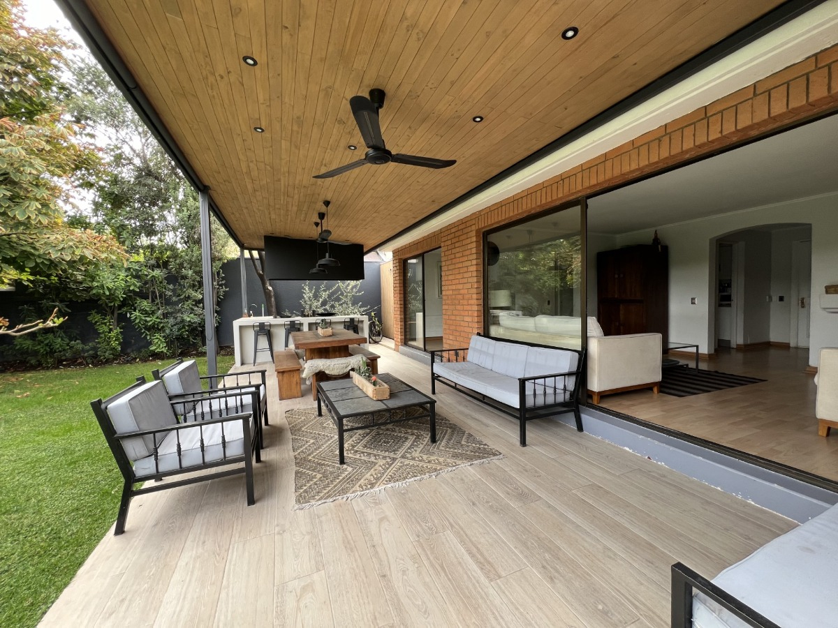 Venta Casa NP 6D en suite Walk-in cl&oacute;set 4B 2E 2B San Carlos de Apoquindo - Las Condes