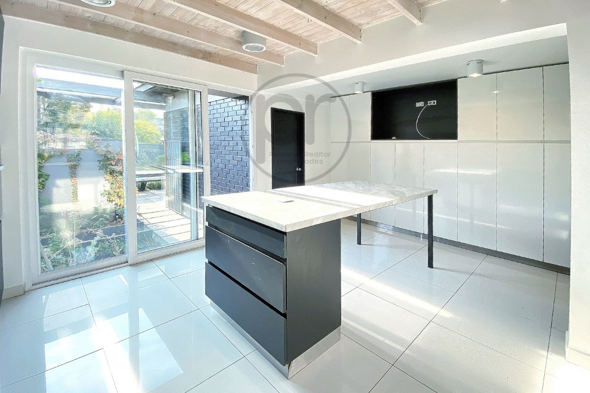 Arriendo Casa NO 3D en suite Walk-in cl&oacute;set 4B 3E 1B Juan XXIII - Vitacura