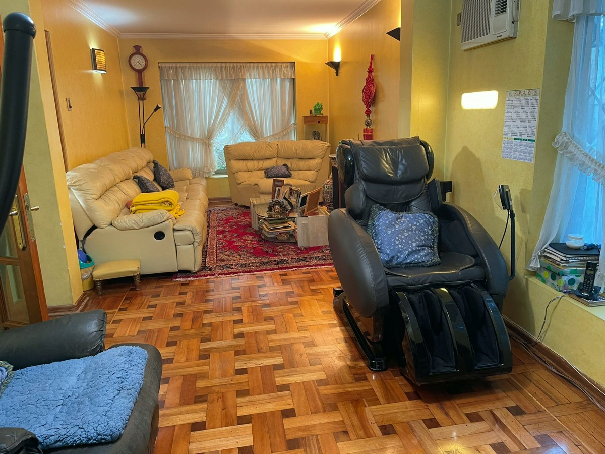 Venta Casa NO 8D en suite Walk-in cl&oacute;set 5B 4E 1B Troncos Viejos - La Reina
