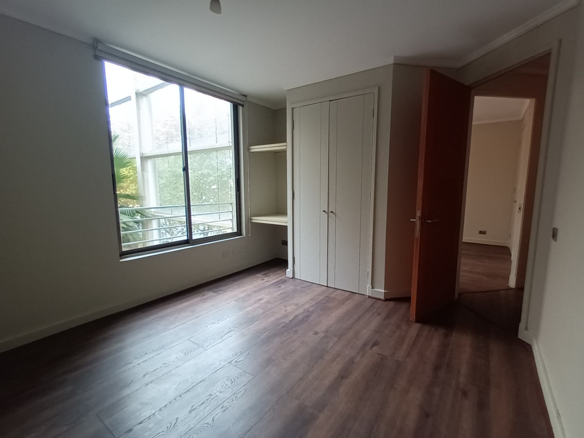 Arriendo Departamento NP 3D en suite Walk-in cl&oacute;set 2B 2E 1B Borde R&iacute;o - Casa Piedra - Vitacura