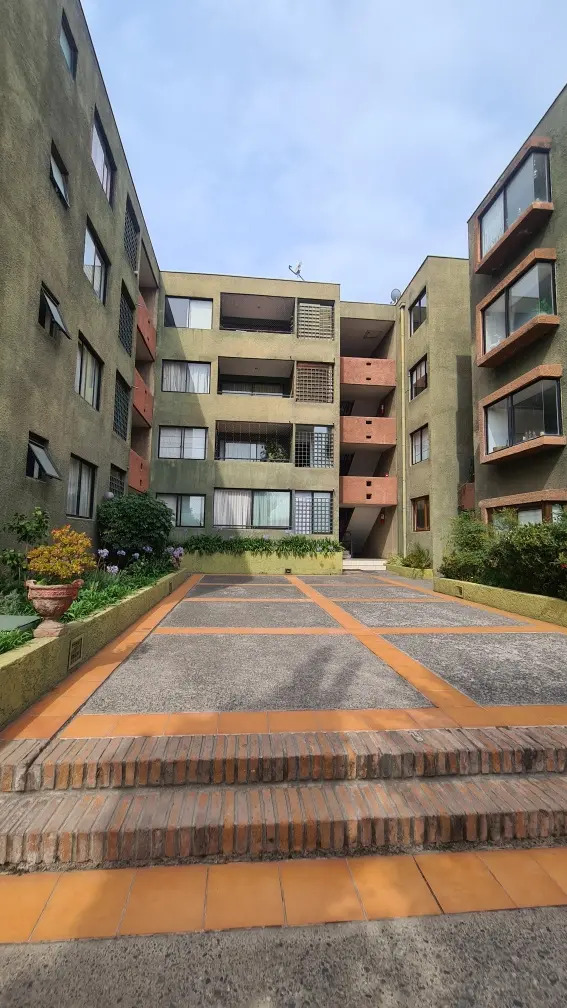 Venta Departamento 2D 1B Antigua Lo Barnechea - Lo Barnechea