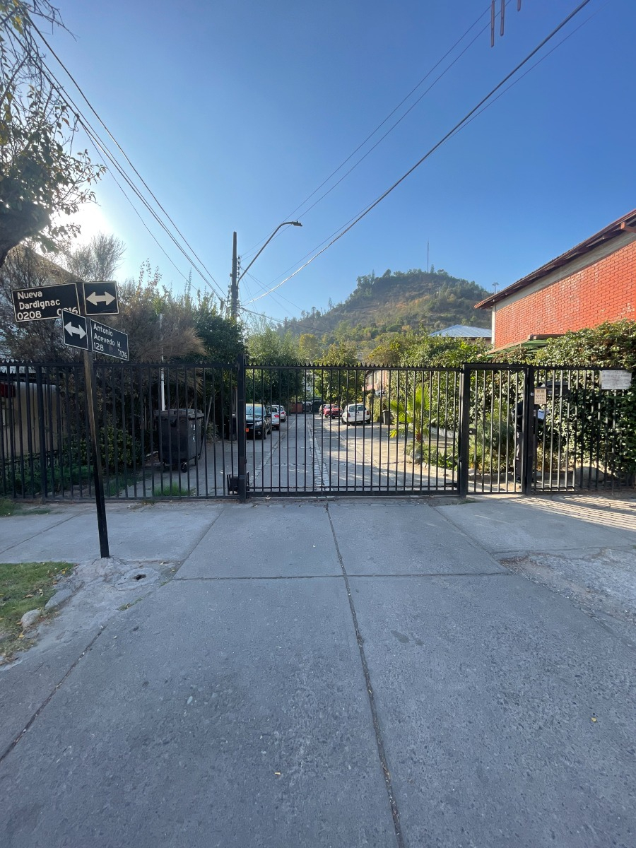 Venta Casa O 4D 2B 1E Bellavista - Providencia