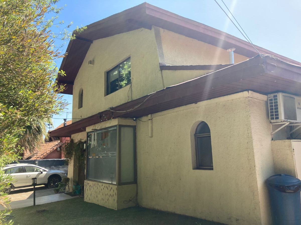 Venta Casa SO 4D en suite Walk-in cl&oacute;set 3B 3E 1B Carlos Ossand&oacute;n - La Reina