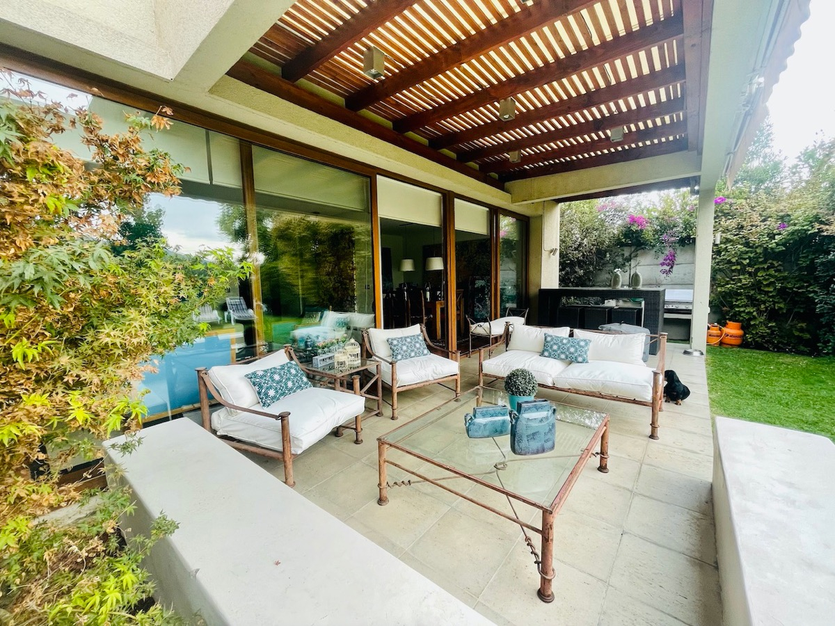 Venta Casa NO 5D en suite Walk-in cl&oacute;set 5B 2E 1B Chicureo - Colina