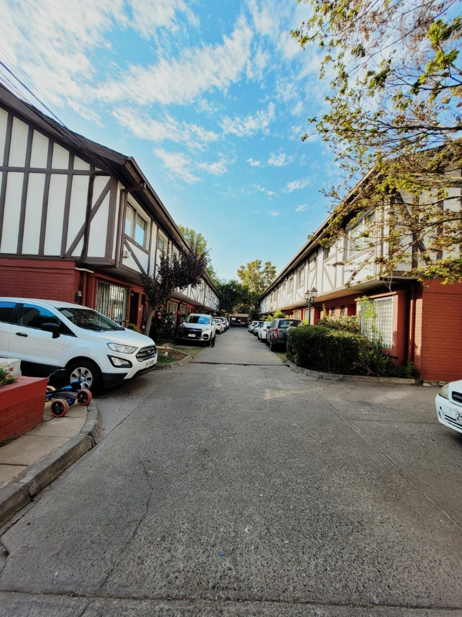 Arriendo Casa 3D 2B 1E 1B  - La Reina