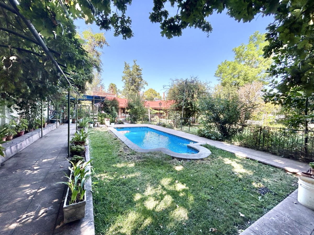 Venta Casa NO 3D en suite 2B 8E 1B Metro Pr&iacute;ncipe de Gales - Country Club - La Reina