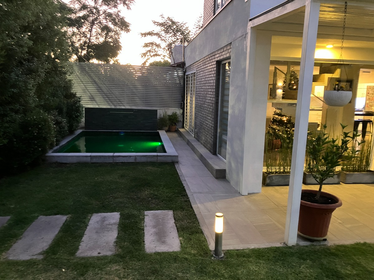 Venta Casa 4D en suite 3B 2E Alto Las Condes - Las Condes