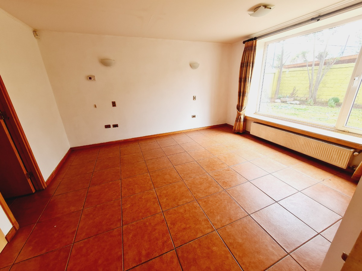 Arriendo Casa SO 6D 3B 2E 1B Nuestra Se&ntilde;ora del Rosario - Vitacura