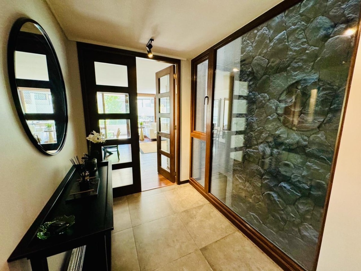 Venta Casa NO 3D 3B 2E 1B La Dehesa - Lo Barnechea